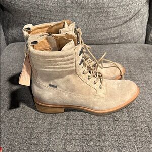 Sofft Beige Lace-Up Boots